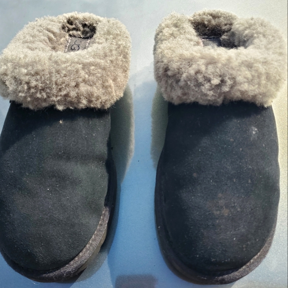 UGG Slippers W size 10